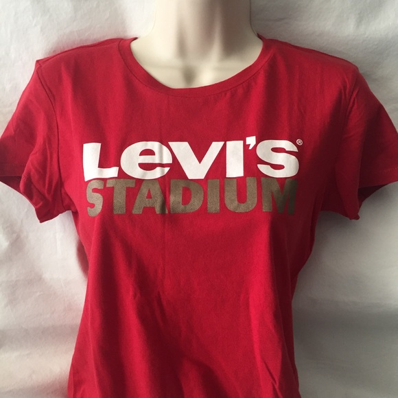 Levi's Tops - Final Sale💕 NWT Levi’s Shirt